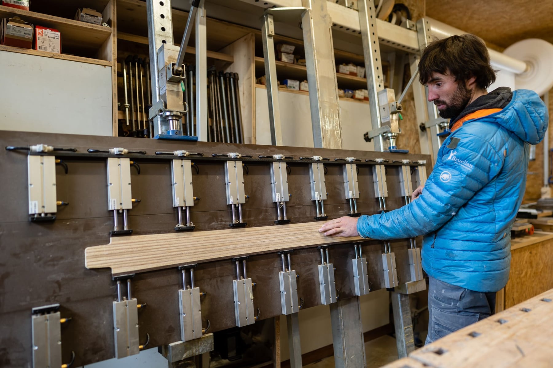 Justin Marquis, fabricant de skis. — photographie