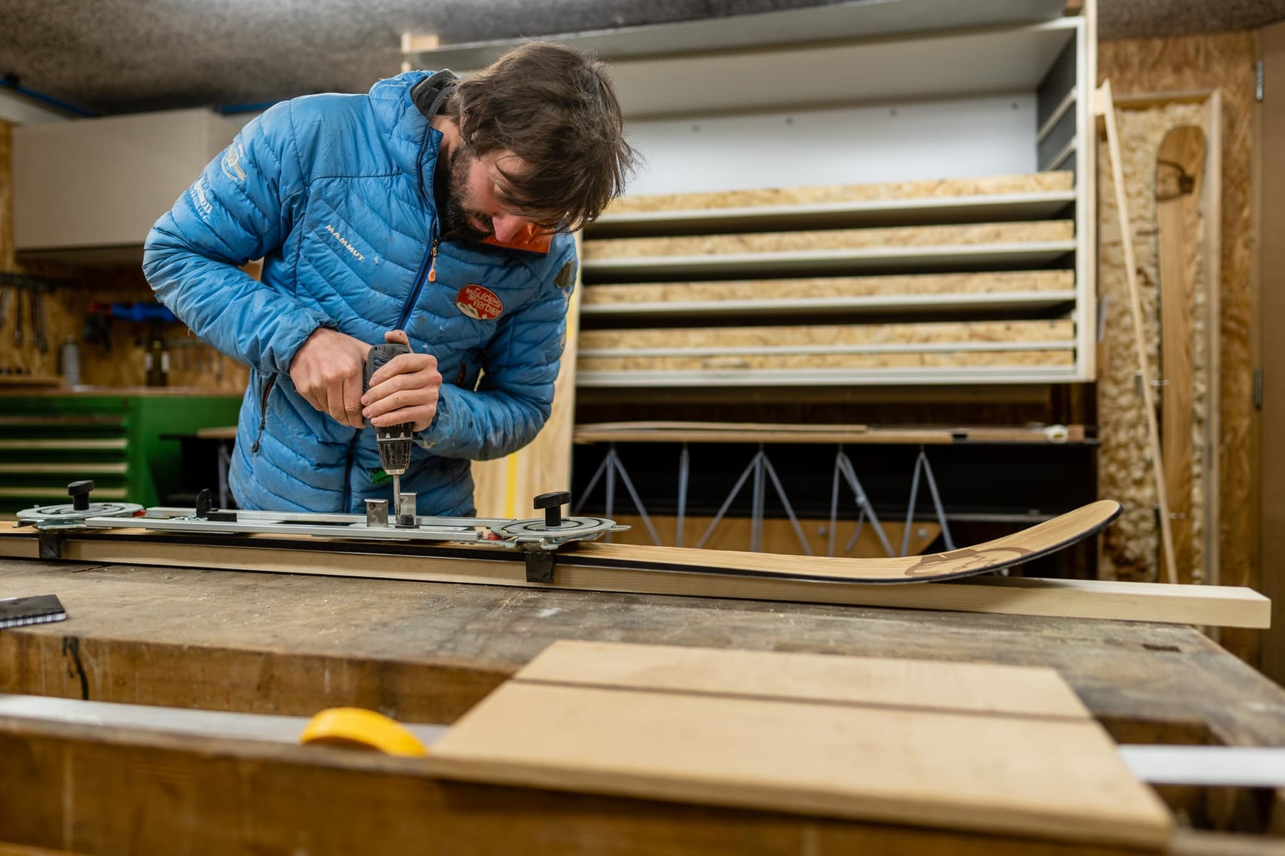 Justin Marquis, fabricant de skis. — photographie