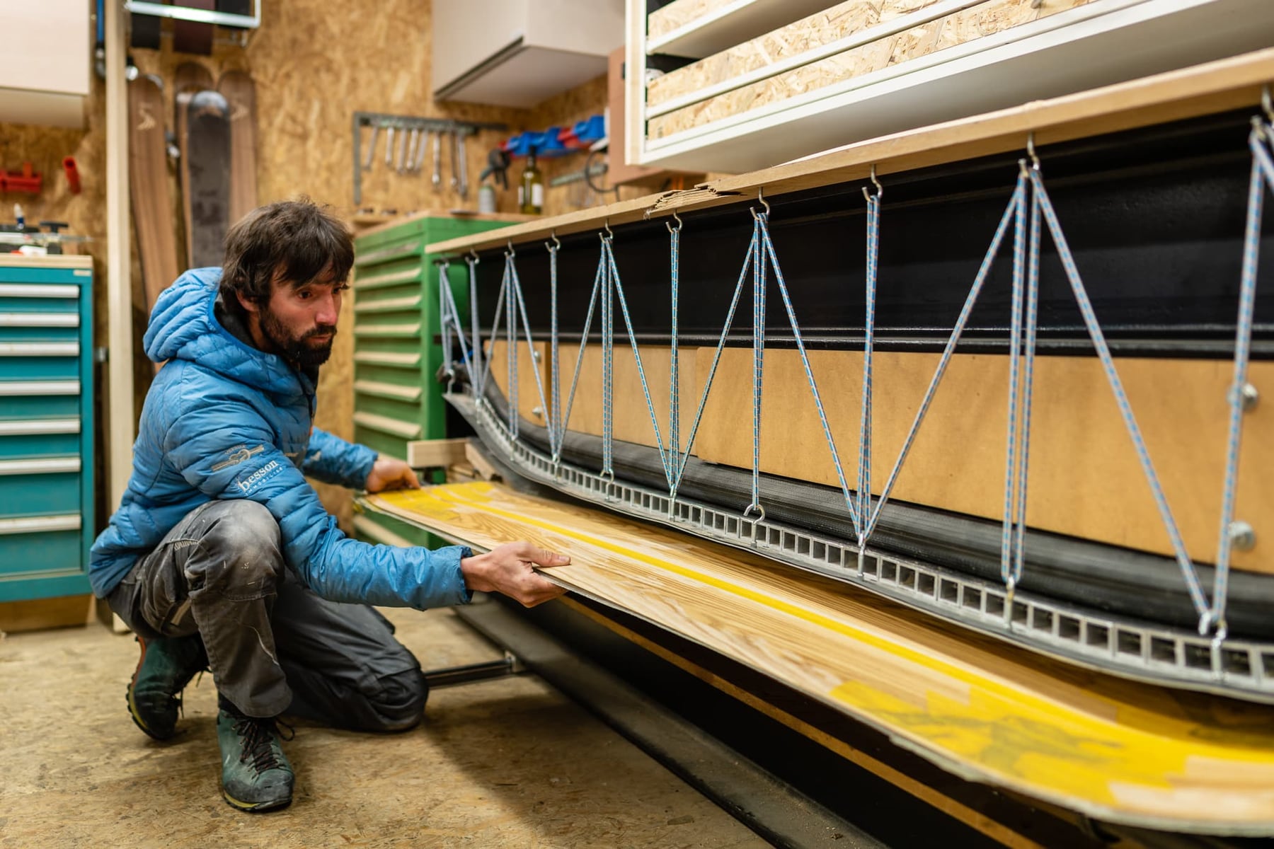 Justin Marquis, fabricant de skis. — photographie