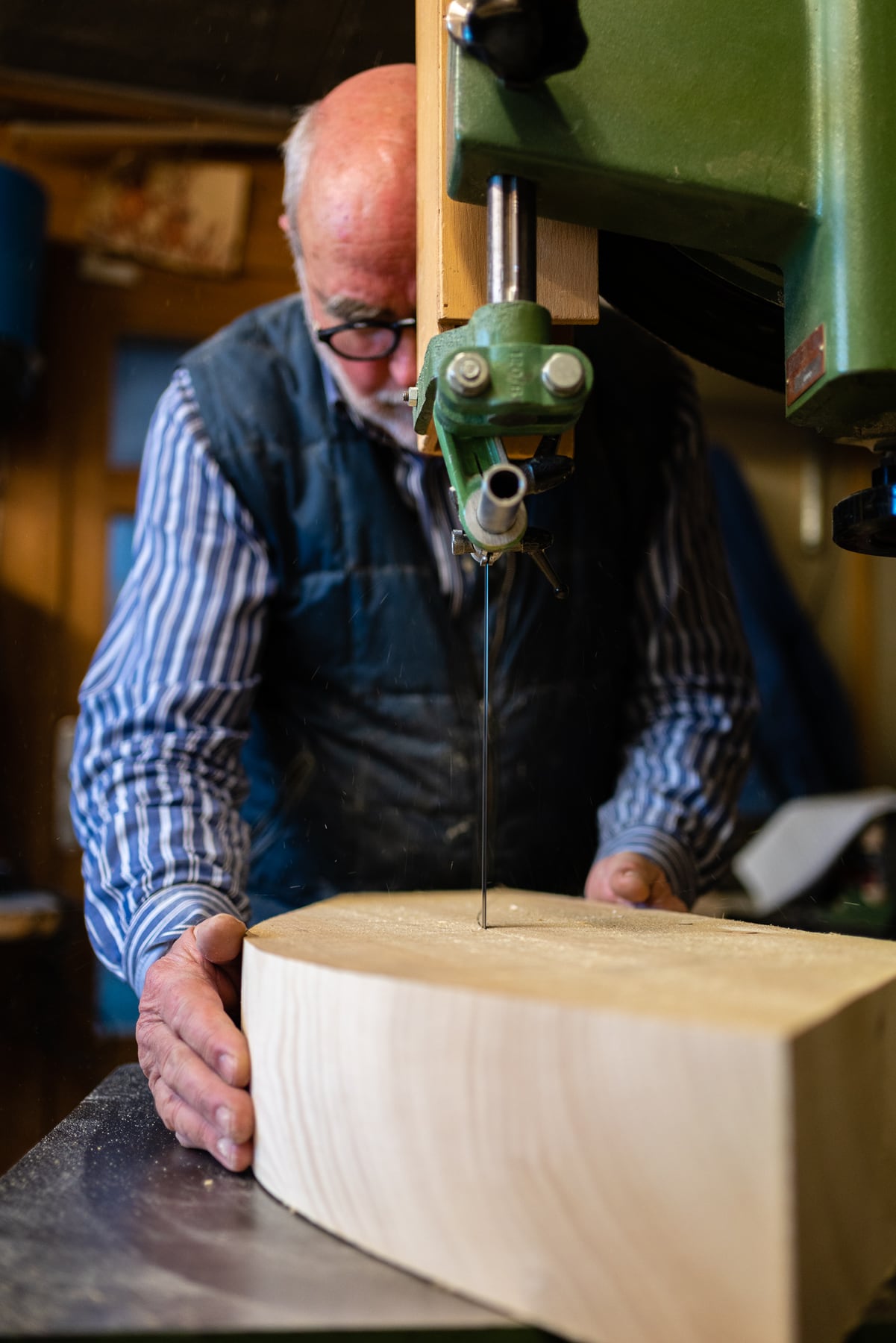 Gérald Pot, facteur de cors des Alpes. — photographie