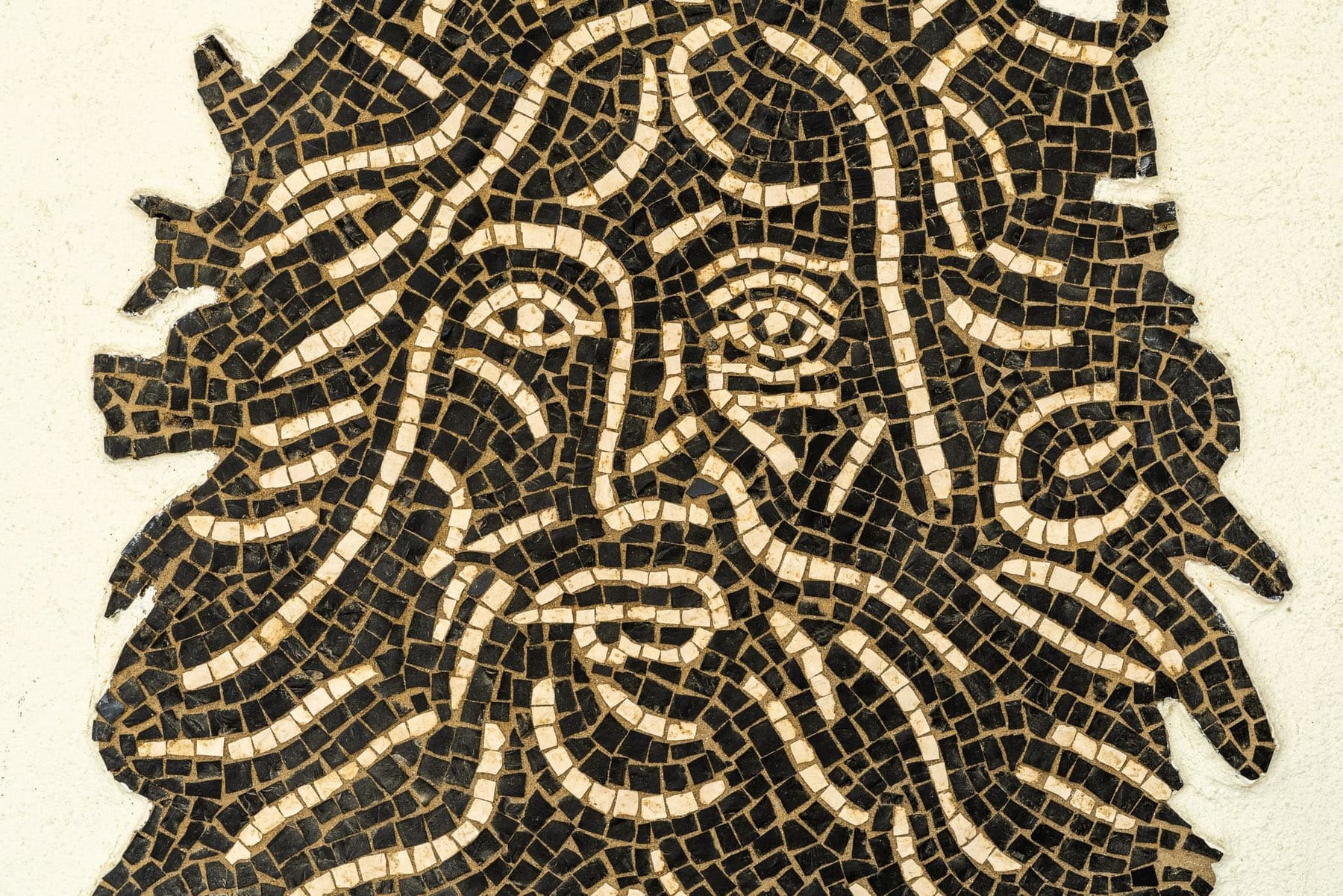 Adriana Cavallaro, mosaïste. — photographie