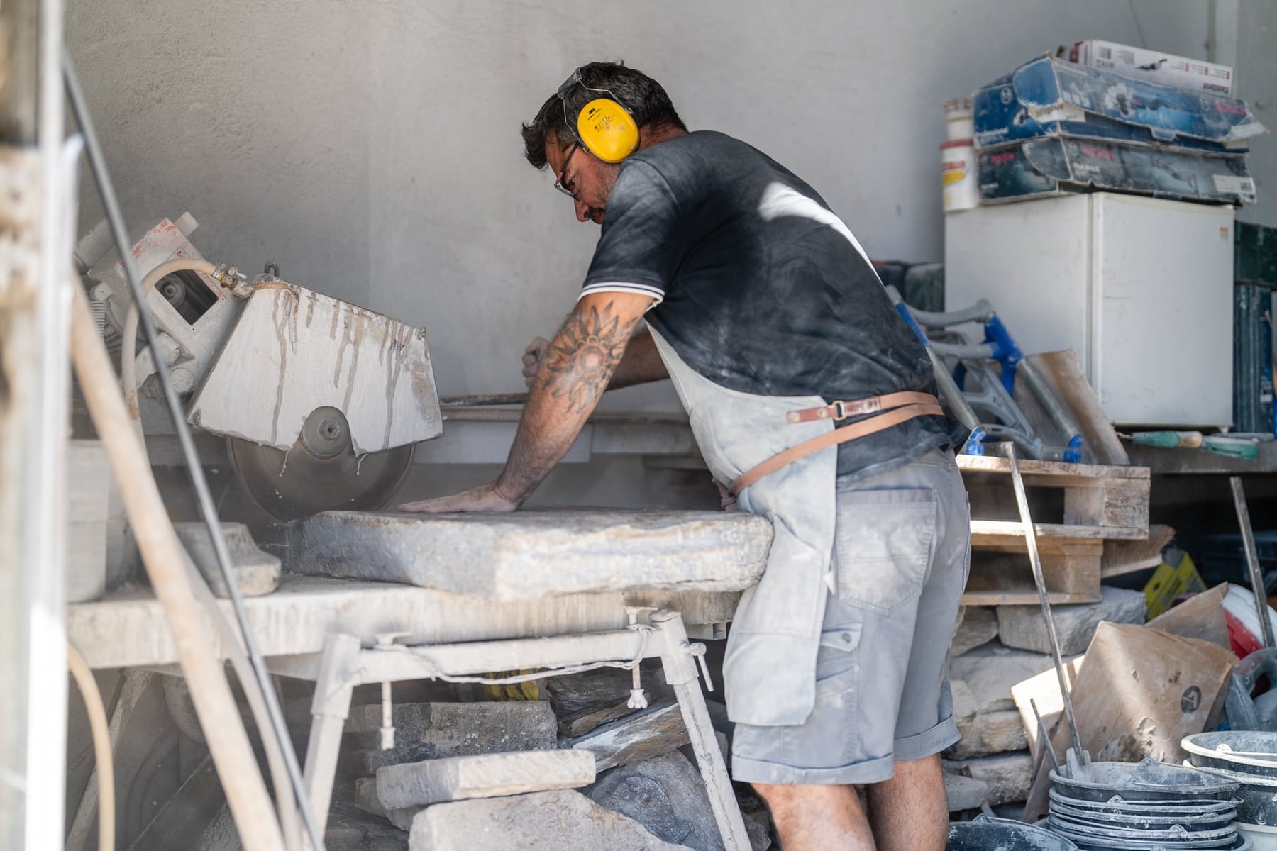 Benoît Felley, restaurateur de pierres ollaires. — photographie