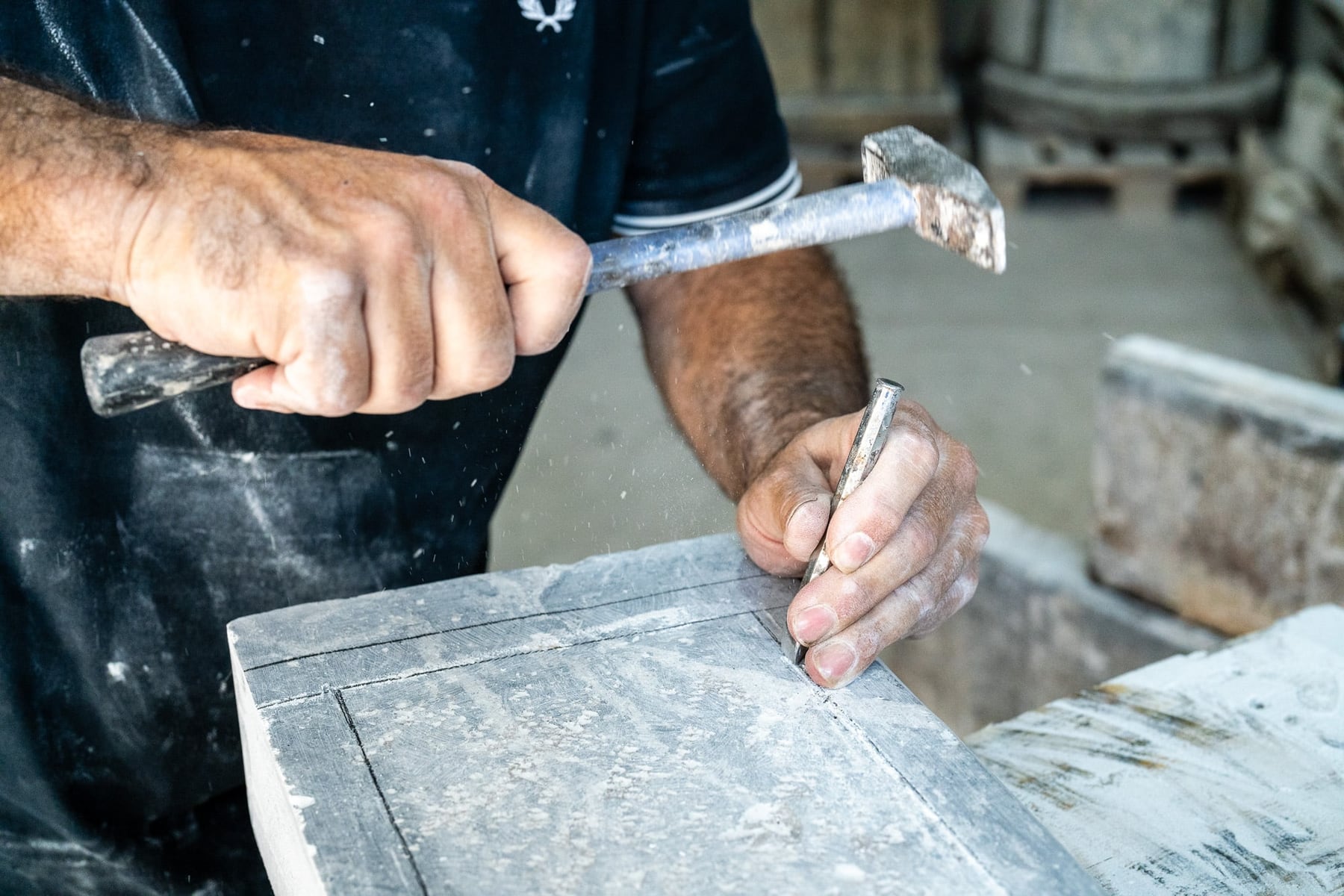 Benoît Felley, restaurateur de pierres ollaires. — photographie